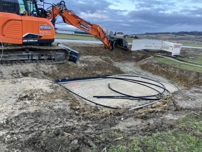 Vorrätzen Bau Lagerflächen und Mittelspannungsleitungen