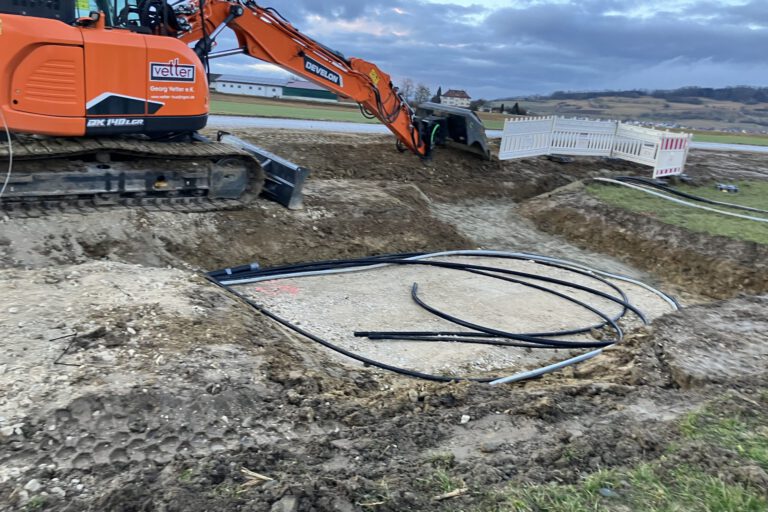 Vorrätzen Bau Lagerflächen und Mittelspannungsleitungen