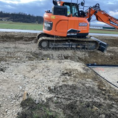 Vorrätzen Bau Lagerflächen und Mittelspannungsleitungen