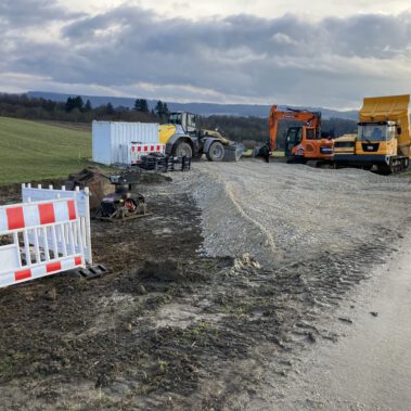 Vorrätzen Bau Lagerflächen und Mittelspannungsleitungen