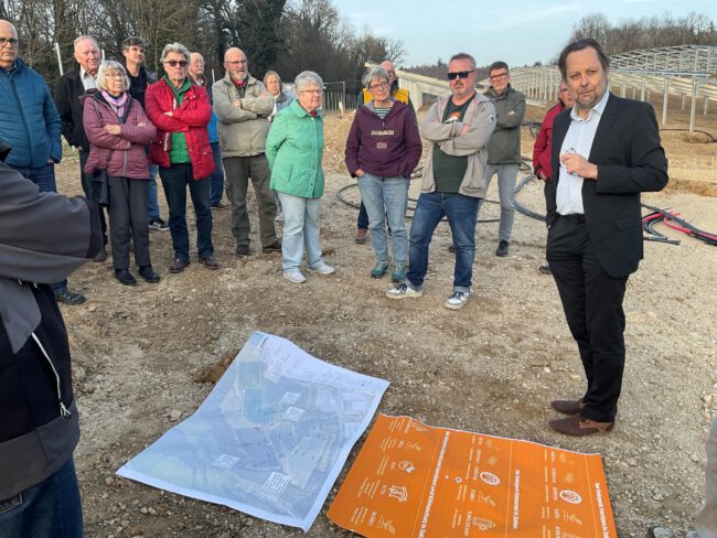 Dorfgespräch (Bildquelle Grunewald - Wochenblatt)